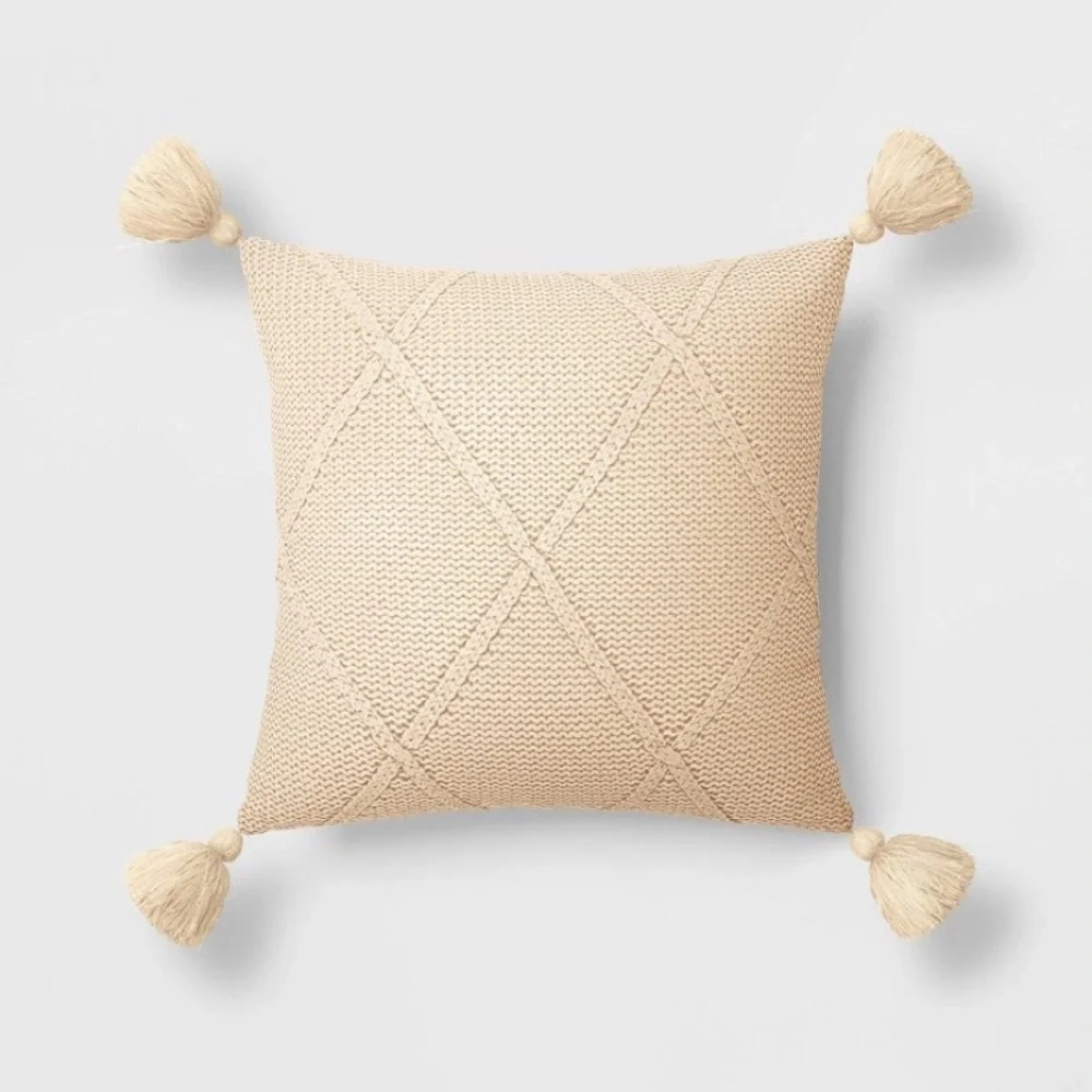 NEW Threshold Metallic Knit Diamond Pattern 18” Square Tassel Pillow, Gold
